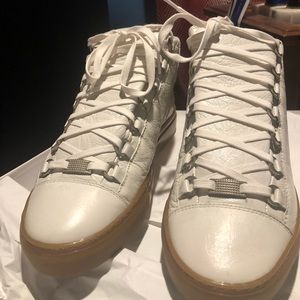 Balenciaga ivory designer sneaker size 41 US 8